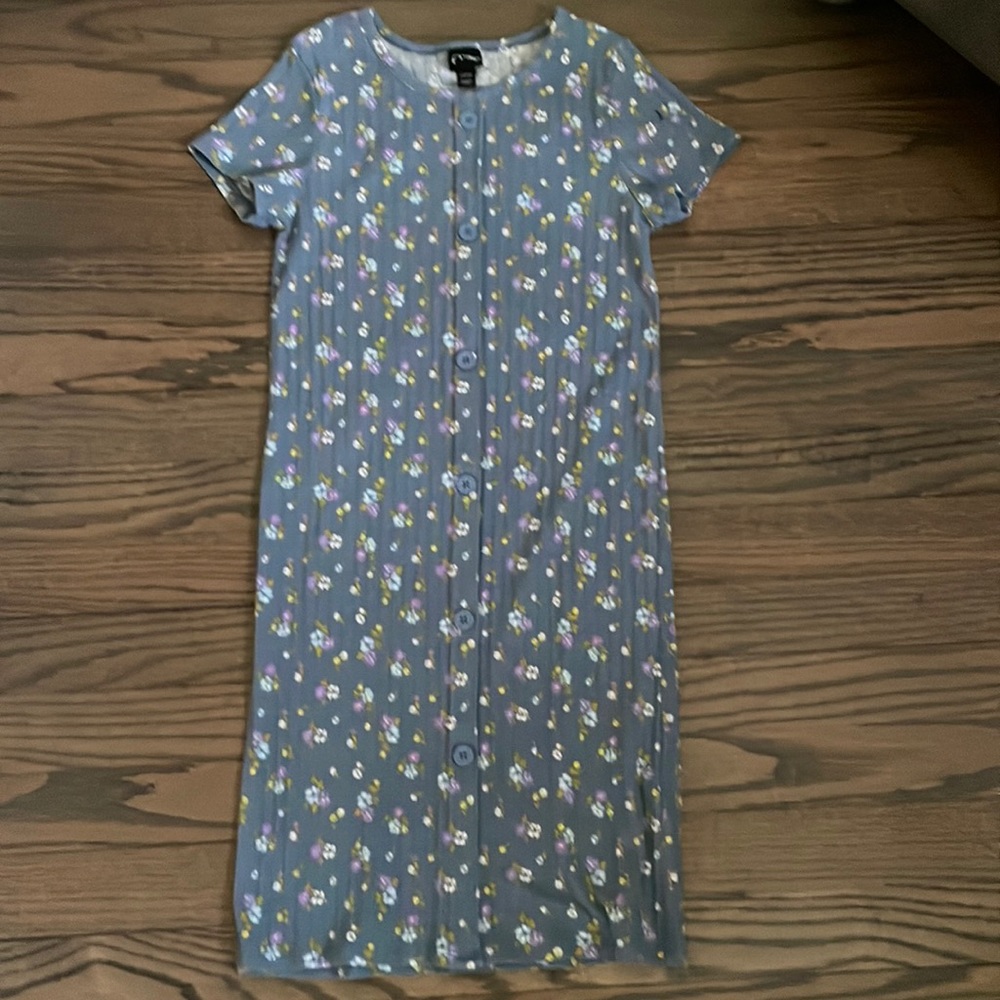 This is an art class dress size L(girls 10/12)
